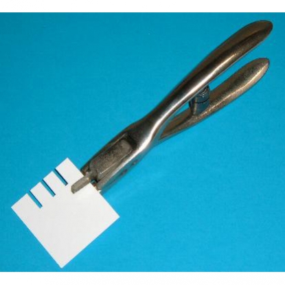 Pinza segna tacche rettangolari mm 2×12 con riporto in Widia